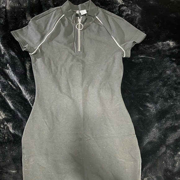 H&M half-zip dress - size 6 - Picture 4 of 5